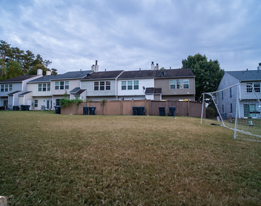 980 Prestwyck Court - Photo Thumbnail 17