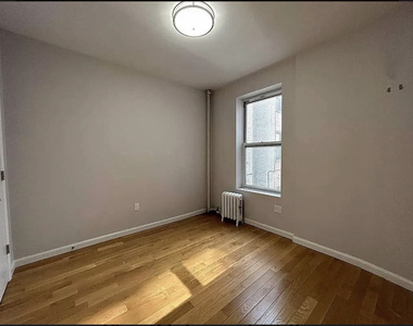 572 East 26th Street - Photo Thumbnail 4