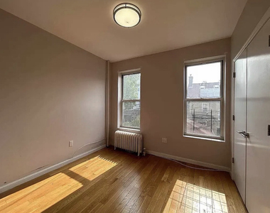 572 East 26th Street - Photo Thumbnail 3