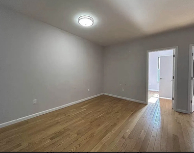 572 East 26th Street - Photo Thumbnail 2