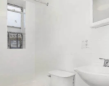 572 East 26th Street - Photo Thumbnail 6