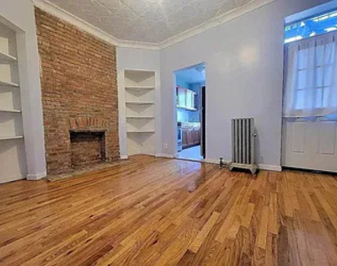 90 Clinton Avenue - Photo Thumbnail 1