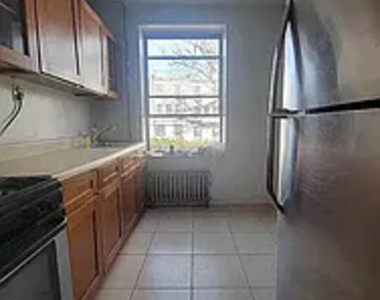 90 Clinton Avenue - Photo Thumbnail 3