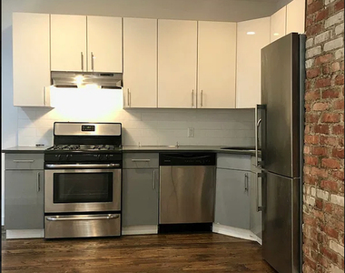 410 Eastern Parkway - Photo Thumbnail 2