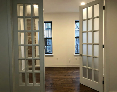 410 Eastern Parkway - Photo Thumbnail 4