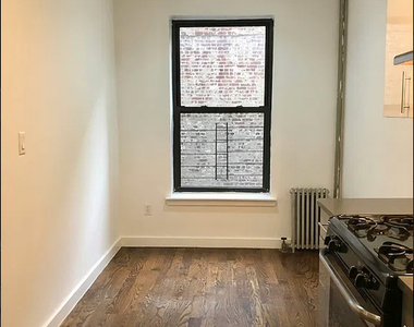 410 Eastern Parkway - Photo Thumbnail 3