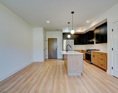 20 Encampment Ct 312 - Photo Thumbnail 4