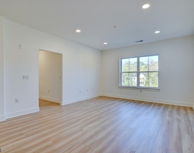 20 Encampment Ct 312 - Photo Thumbnail 10