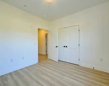 20 Encampment Ct 211 - Photo Thumbnail 30