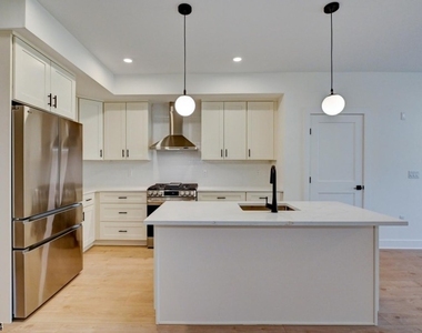 20 Encampment Ct 211 - Photo Thumbnail 4