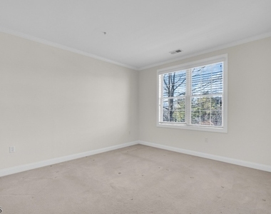 268 Victoria Drive - Photo Thumbnail 12