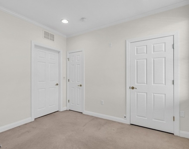 268 Victoria Drive - Photo Thumbnail 18