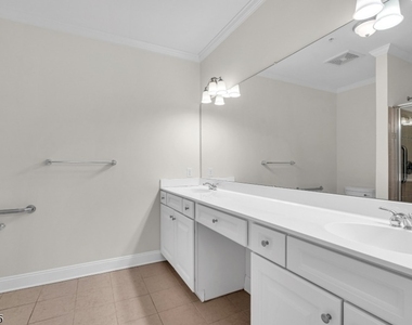 268 Victoria Drive - Photo Thumbnail 14
