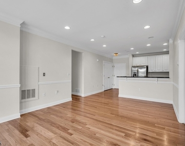 268 Victoria Drive - Photo Thumbnail 11