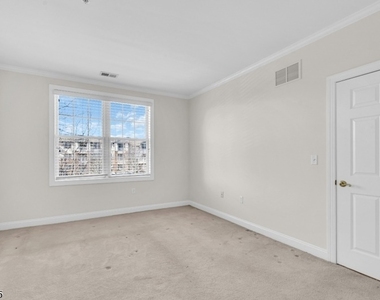 268 Victoria Drive - Photo Thumbnail 13