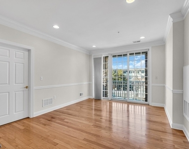 268 Victoria Drive - Photo Thumbnail 7