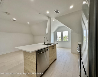1000 Grand Avenue - Photo Thumbnail 6