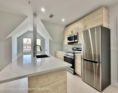 1000 Grand Avenue - Photo Thumbnail 4