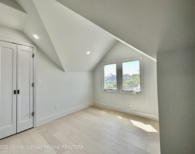1000 Grand Avenue - Photo Thumbnail 10