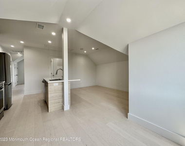 1000 Grand Avenue - Photo Thumbnail 8