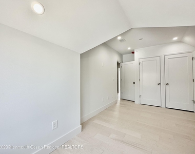 1000 Grand Avenue - Photo Thumbnail 12