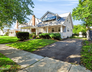 1305 4th Avenue - Photo Thumbnail 2