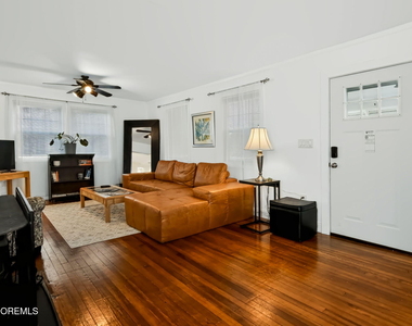 1305 4th Avenue - Photo Thumbnail 10