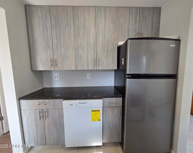 31 Seeley Avenue - Photo Thumbnail 7