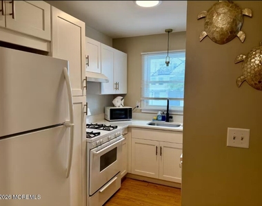 127 Blaine Avenue - Photo Thumbnail 6