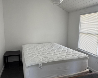133 Randall Avenue - Photo Thumbnail 4