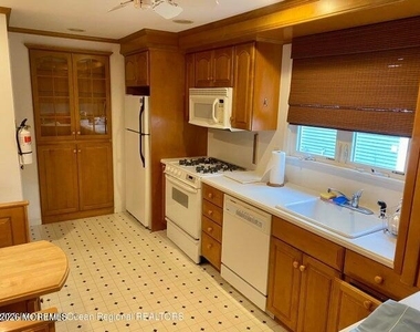 501 New York Boulevard - Photo Thumbnail 4