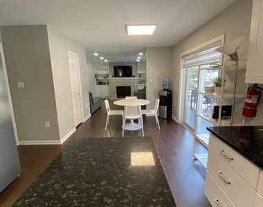 511 W Park Avenue - Photo Thumbnail 6