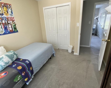 511 W Park Avenue - Photo Thumbnail 18