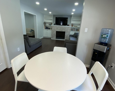 511 W Park Avenue - Photo Thumbnail 7