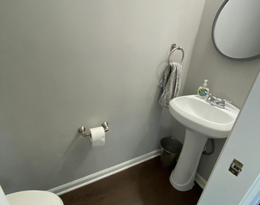 511 W Park Avenue - Photo Thumbnail 11