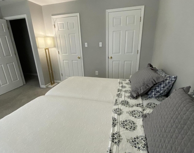 511 W Park Avenue - Photo Thumbnail 13