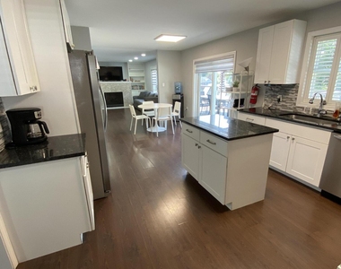 511 W Park Avenue - Photo Thumbnail 4
