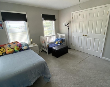 511 W Park Avenue - Photo Thumbnail 17