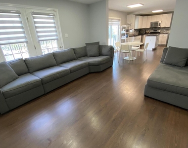 511 W Park Avenue - Photo Thumbnail 10