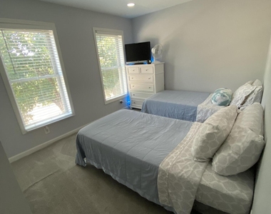 511 W Park Avenue - Photo Thumbnail 16