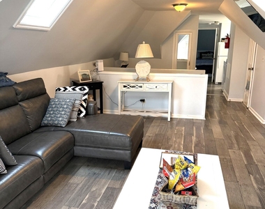 401 2nd Avenue - Photo Thumbnail 2