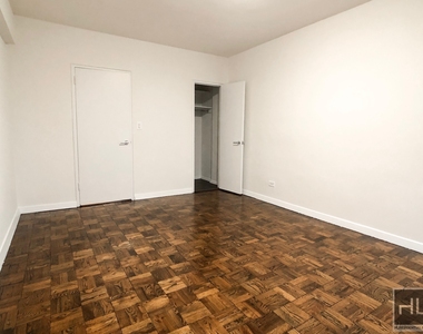 East 69 Street - Photo Thumbnail 1