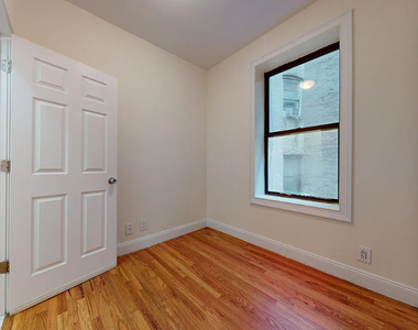 East 12th Street - Photo Thumbnail 3
