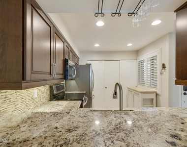 9355 N 91st Street - Photo Thumbnail 6