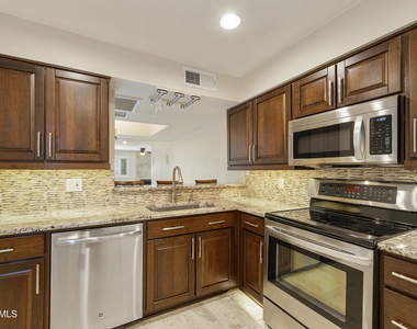 9355 N 91st Street - Photo Thumbnail 5