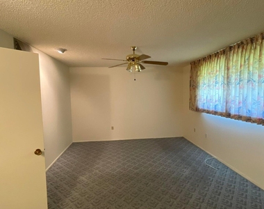 10524 W Saratoga Circle - Photo Thumbnail 11