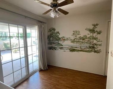 10524 W Saratoga Circle - Photo Thumbnail 2