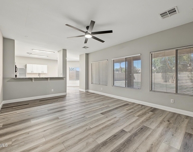 29212 N Shannon Drive - Photo Thumbnail 13
