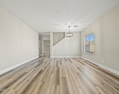 29212 N Shannon Drive - Photo Thumbnail 10