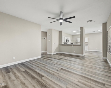 29212 N Shannon Drive - Photo Thumbnail 14